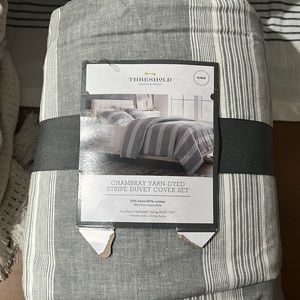 Threshold duvet King